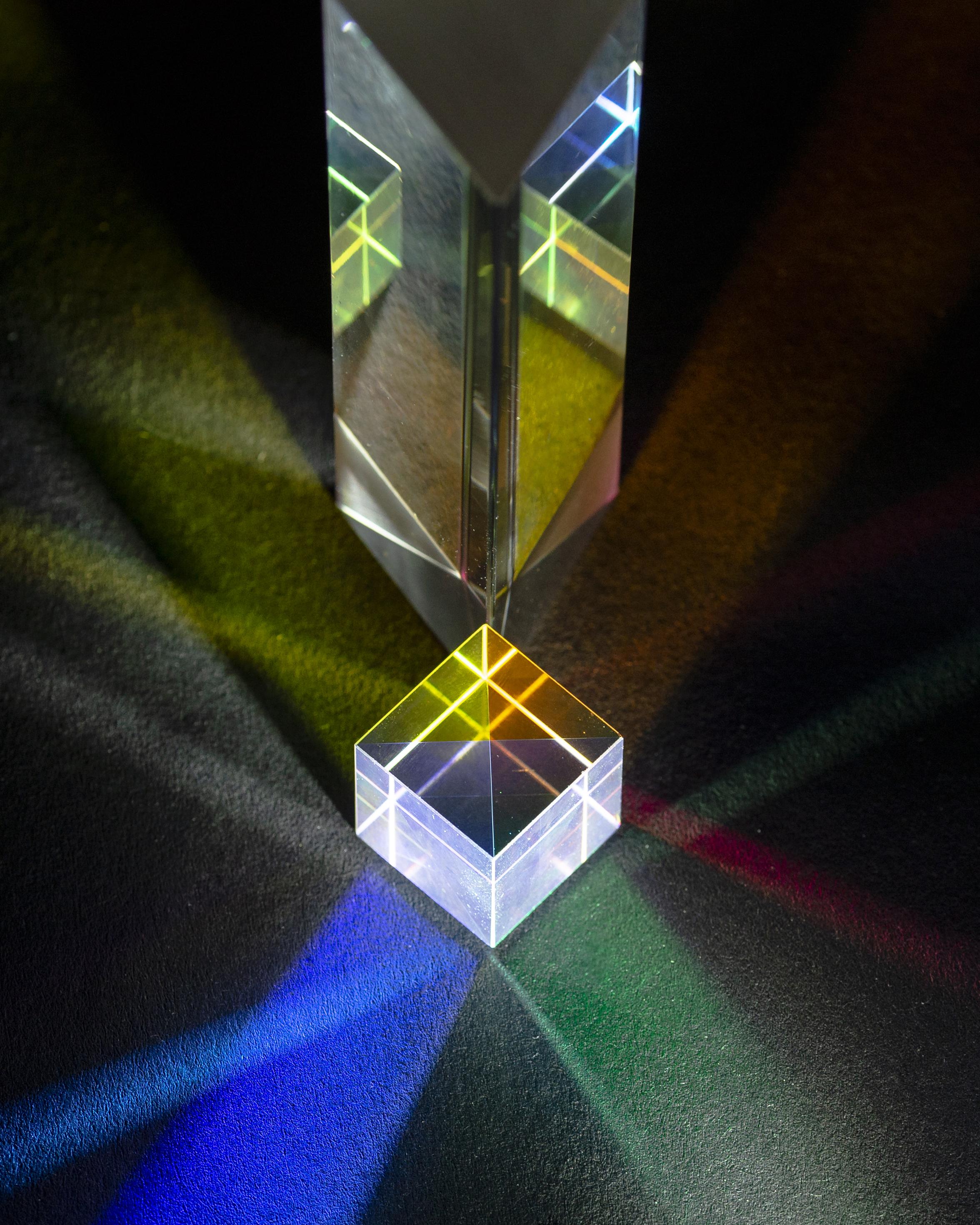 Fabrication of Layered Crystal Structure Li<sub>1-x</sub>Ni<sub>1-x-y</sub>Mn<sub>x</sub>Co<sub>y</sub>O<sub>2</sub>  (0.1 ≤ x+y ≤ 0.5) with Homogeneous Arrangement of Ni<sup>3+</sup>, Mn<sup>4+</sup>, and Co<sup>3+</sup>, as well as its Battery Performances